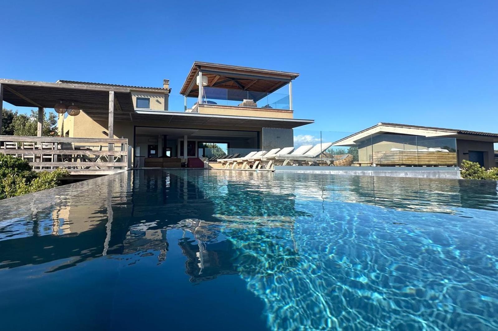 Villa de luxe surplombant la mer, piscine suspendue Pianottoli-Caldarello  Extérieur photo